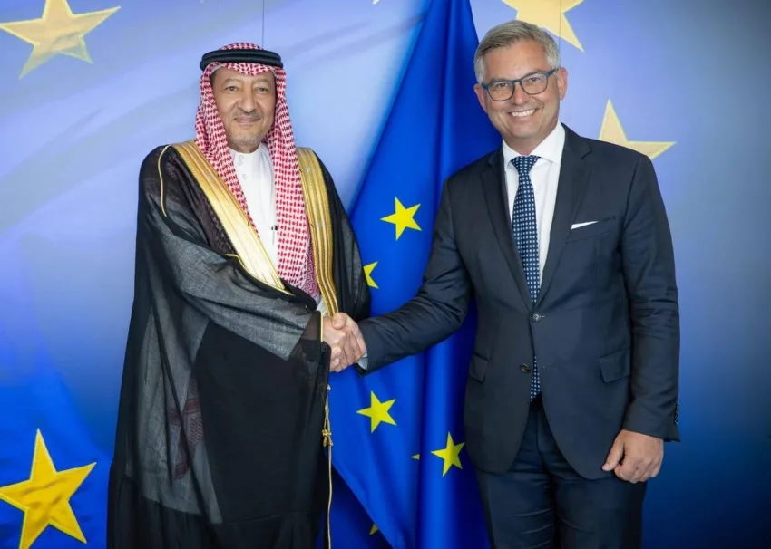 نائب وزير الخارجية يجتمع مع مجموعة من المسؤولين الأوروبيين في بروكسل نائب وزير الخارجية يجتمع مع مجموعة من المسؤولين الأوروبيين في بروكسل