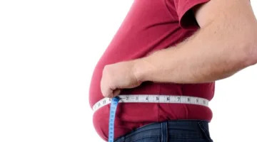 كيف تؤثر الدهون الحشوية سلبًا على صحتك من رأسك إلى قدميك؟