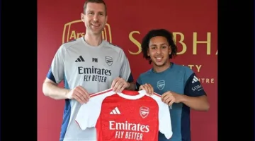 من هو اللاعب المصري الذي تم توقيعه من قبل أرسنال؟