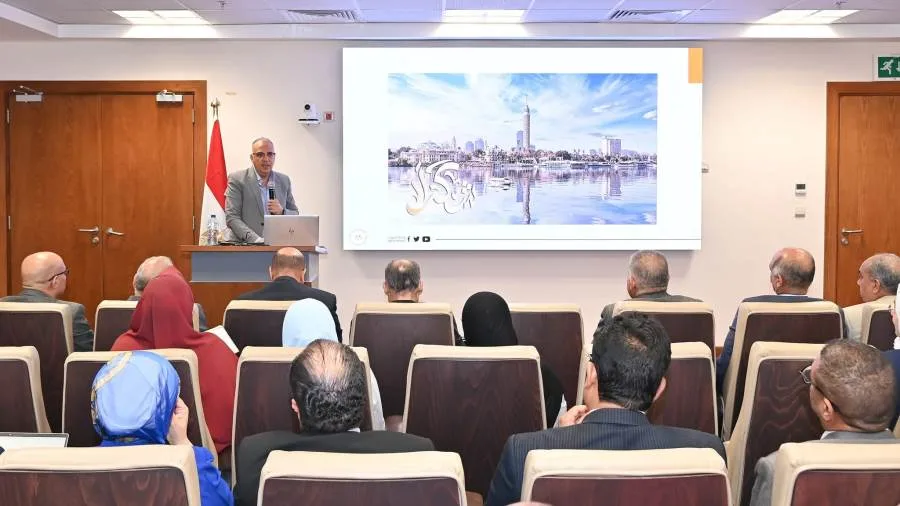 وزير الري يحضر ورشة عمل لمناقشة وضع إيرادات نهر النيل وإجراءات تشغيل السد العالي وزير الري يحضر ورشة عمل لمناقشة وضع إيرادات نهر النيل وإجراءات تشغيل السد العالي