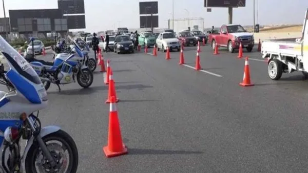 تحويلات مرورية عند مدخل مدينة الشروق في القاهرة