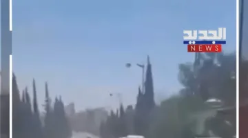 لحظة تعرض الأمن السوري لغارات إسرائيلية (فيديو)