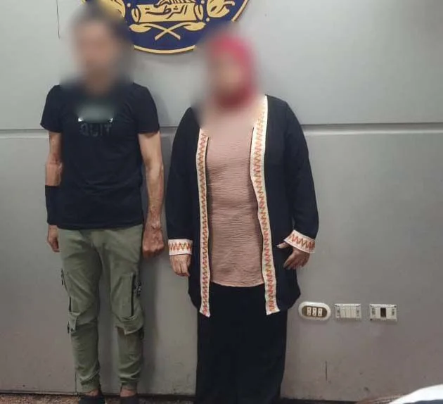 الأب يعذب أولاده: اكتشاف طفل في طريق مطروح وشقيقه مصاب بكدمات الأب يعذب أولاده: اكتشاف طفل في طريق مطروح وشقيقه مصاب بكدمات