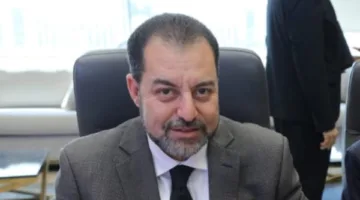 وزير التعليم العالي يعيد تكليف الدكتور أحمد عناني كمسؤول استشاري للسياسات الصحية.