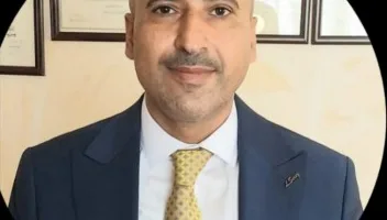 د. ربيع محمود العمور: الأردن: حكومة تعيق الإصلاحات السياسية وتخفف من قوة التوجيهات الملكية.