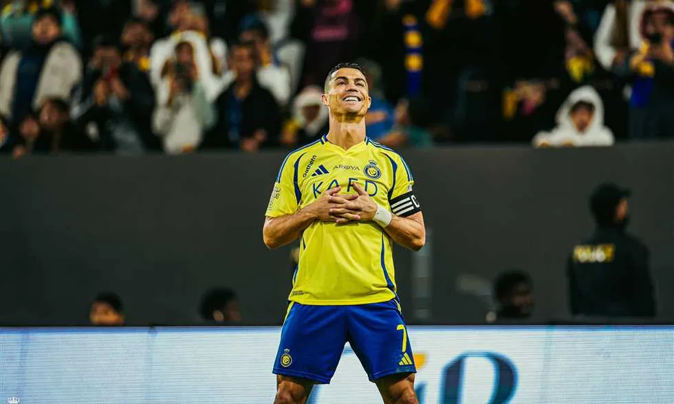 كريستيانو رونالدو يُتوج بلقب لاعب الموسم في الدوري السعودي بناءً على تصويت الجمهور كريستيانو رونالدو يُتوج بلقب لاعب الموسم في الدوري السعودي بناءً على تصويت الجمهور