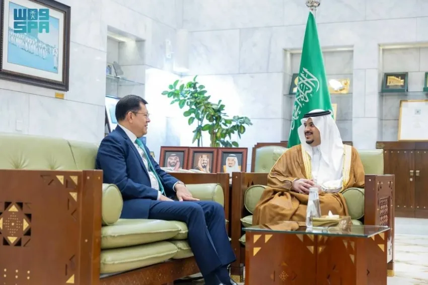 نائب أمير الرياض يستقبل السفير المكسيكي في المملكة العربية السعودية.
