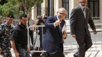 البرلمان اللبناني يعيد الثقة بحكومة نواف سلام بحصولها على دعم 69 نائباً من أصل 128، والأخير يؤكد استعداده لمواجهة الانتقادات وأن حكومته وضعت خطة شاملة “آمنة ومستدامة” لعودة النازحين السوريين إلى وطنهم.