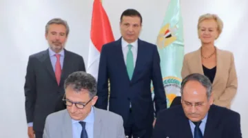 وزير الزراعة يشارك في توقيع اتفاقية تعاون لتعزيز إنتاج المحاصيل بين مركز البحوث الزراعية والوكالة الإيطالية في القاهرة ضمن برنامج “كافي” التابع للاتحاد الأوروبي.