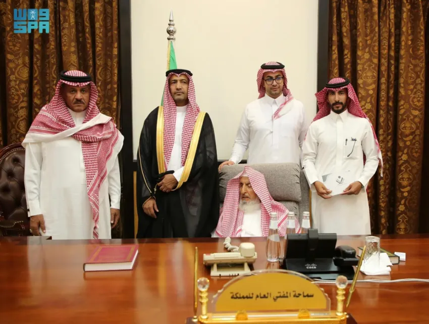 المفتي العام للمملكة يلتقي برئيس مجلس إدارة جمعية ترابط في محافظة الطائف المفتي العام للمملكة يلتقي برئيس مجلس إدارة جمعية ترابط في محافظة الطائف