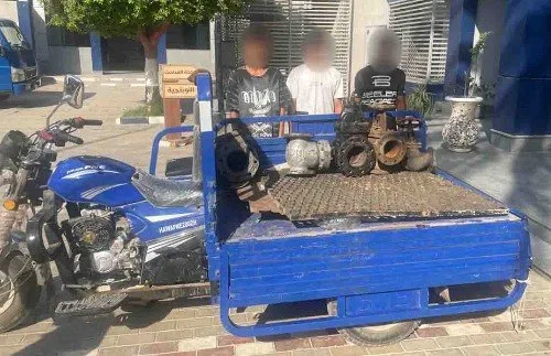 وزارة الداخلية توضح تفاصيل سرقة محتويات مصنع في السويس على يد شخصين. وزارة الداخلية توضح تفاصيل سرقة محتويات مصنع في السويس على يد شخصين.