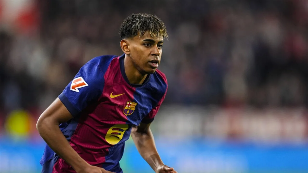 برشلونة يُبلغ عن تمديد عقد يامال ومنحه الرقم 10 برشلونة يُبلغ عن تمديد عقد يامال ومنحه الرقم 10