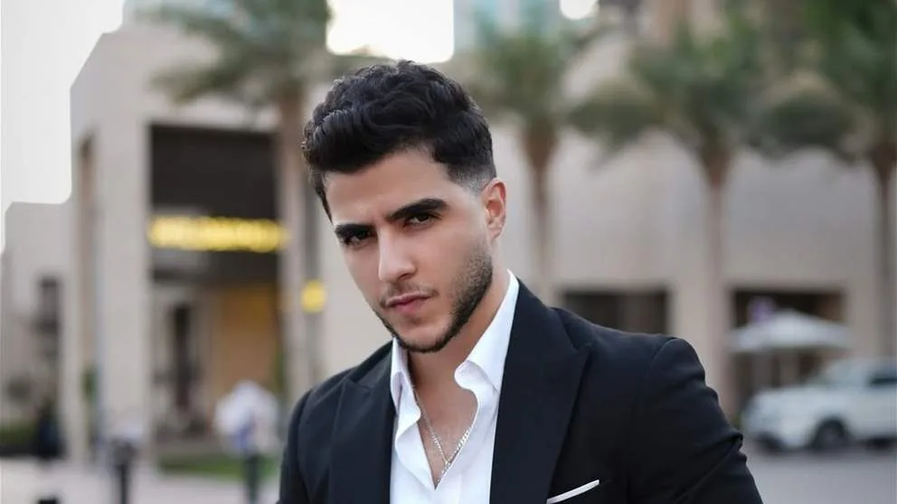 انس الشايب ينجو من الغارات الإسرائيلية في سوريا بعد تواجده في ساحة الأمويين قبل لحظات انس الشايب ينجو من الغارات الإسرائيلية في سوريا بعد تواجده في ساحة الأمويين قبل لحظات