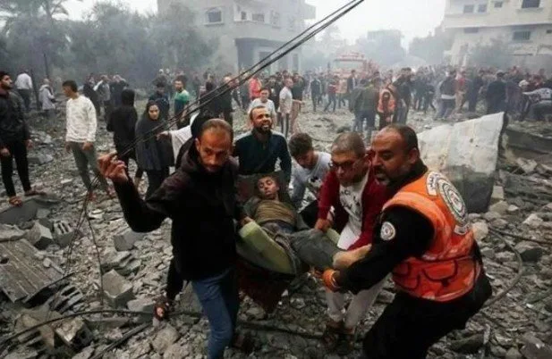 استشهاد خمسة فلسطينيين جراء قصف القوات الإسرائيلية على غزة استشهاد خمسة فلسطينيين جراء قصف القوات الإسرائيلية على غزة