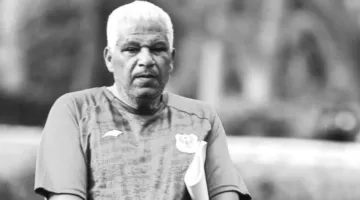 “دعم الجمهور من الخلف”.. كيف تعامل صالح ميمي عبد الرازق مع جمهور الأهلي قبل مغادرته؟ (فيديو)