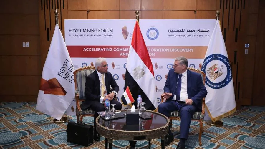 وزير البترول يجتمع برئيس إدارة المعادن والتعدين للمنطقة الأوروبية والشرق أوسطية وأفريقيا للاستثمار المصرفي وزير البترول يجتمع برئيس إدارة المعادن والتعدين للمنطقة الأوروبية والشرق أوسطية وأفريقيا للاستثمار المصرفي