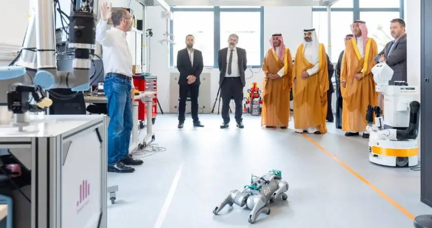 المملكة توسّع تعاونها في مجالات التقنية والبحث مع فرنسا بواسطة الذكاء الاصطناعي المملكة توسّع تعاونها في مجالات التقنية والبحث مع فرنسا بواسطة الذكاء الاصطناعي