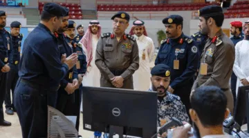 وكيل وزارة الداخلية للشؤون العسكرية يزور لجان المتقدمين لدورة تأهيل الضباط الجامعيين
