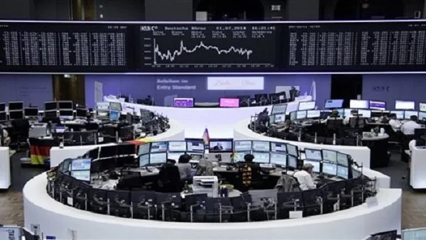 الأسواق الأوروبية تنهي تداولاتها بتراجع بسبب توترات ترامب وباول الأسواق الأوروبية تنهي تداولاتها بتراجع بسبب توترات ترامب وباول