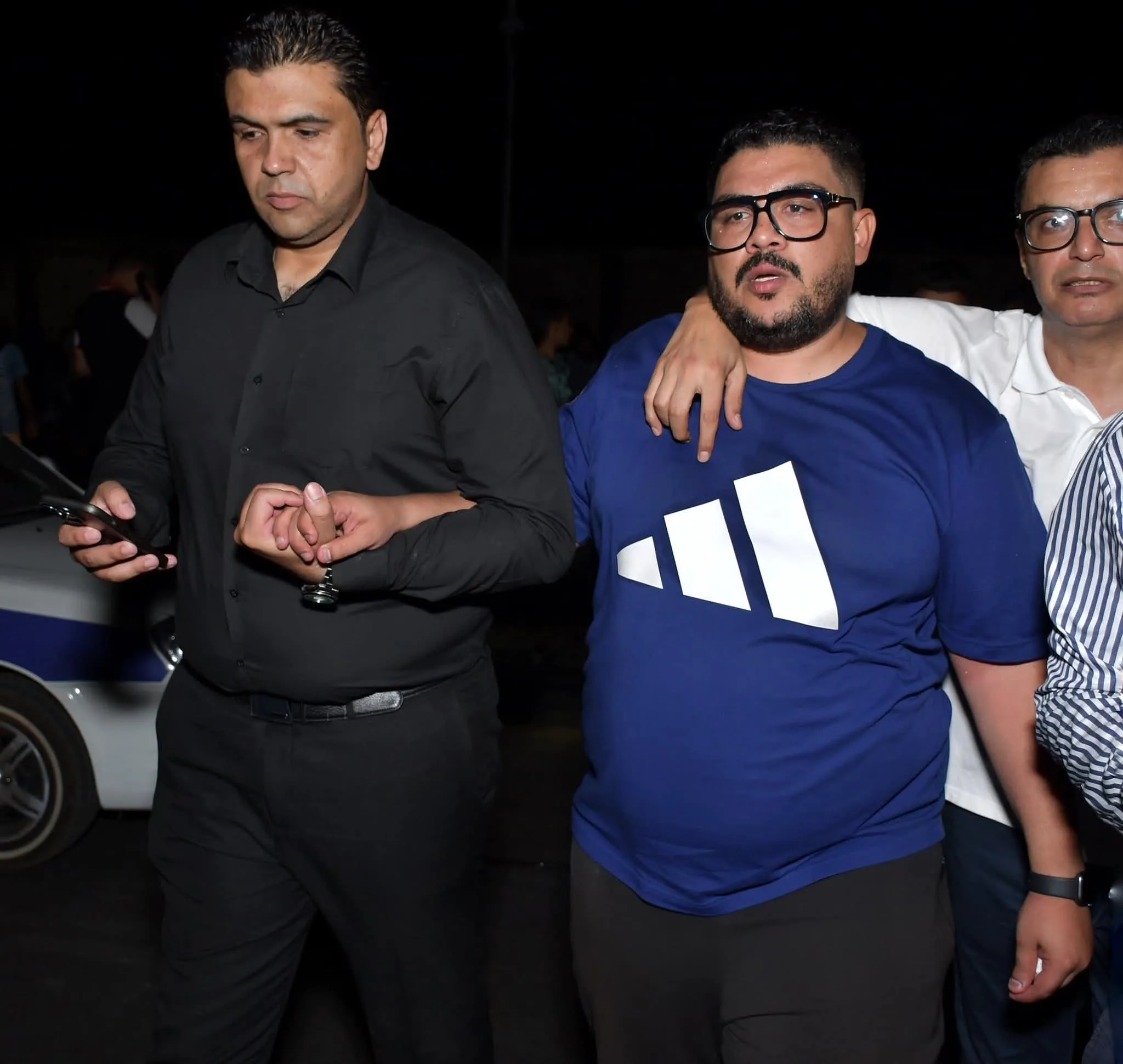 في مقدمتهم المحافظ .. آلاف الأشخاص يودعون جثمان الكابتن ميمي عبد الرازق في بورسعيد