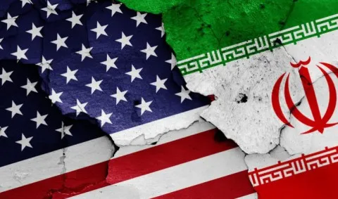 أميركا وحلفاؤها الأوروبيون يقررون منح إيران مهلة حتى نهاية أغسطس للتوصل إلى اتفاق نووي، وإلا سيقومون بتفعيل “آلية الزناد”. أميركا وحلفاؤها الأوروبيون يقررون منح إيران مهلة حتى نهاية أغسطس للتوصل إلى اتفاق نووي، وإلا سيقومون بتفعيل “آلية الزناد”.