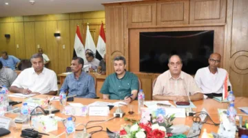 محافظ قنا: تقييم يومي لأداء الإدارات المحلية في مجالات التقنين والتصالح والتغيرات المكانية