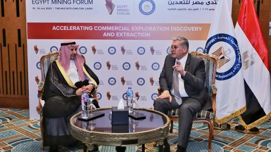 وزير البترول يبرز: مشروع حمض الفوسفوريك يتجسد في استراتيجية تعزيز القيمة المضافة من الموارد المعدنية وزير البترول يبرز: مشروع حمض الفوسفوريك يتجسد في استراتيجية تعزيز القيمة المضافة من الموارد المعدنية