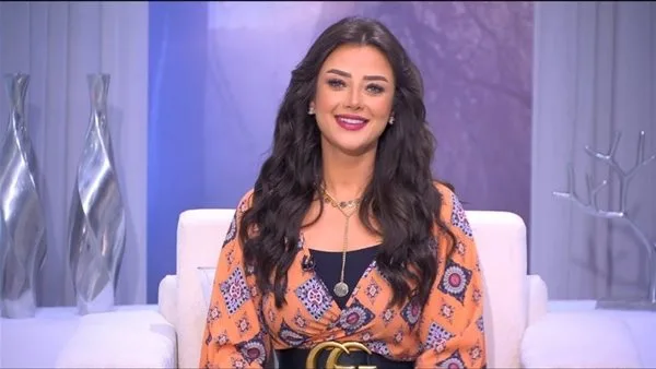 متابعة لبرنامج “هي وبس”: أنا مخطوبة لرجل بخيل.. رضوى الشربيني: “لو كنت مكانك، ما أكملتش” متابعة لبرنامج “هي وبس”: أنا مخطوبة لرجل بخيل.. رضوى الشربيني: “لو كنت مكانك، ما أكملتش”