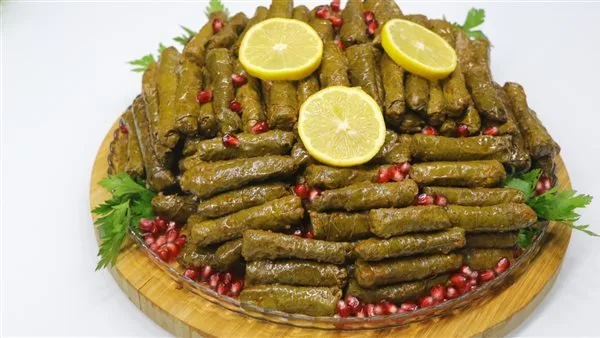 تحضير محشي ورق العنب بالخلطة المنزلية كما في المطاعم | فيديو تحضير محشي ورق العنب بالخلطة المنزلية كما في المطاعم | فيديو