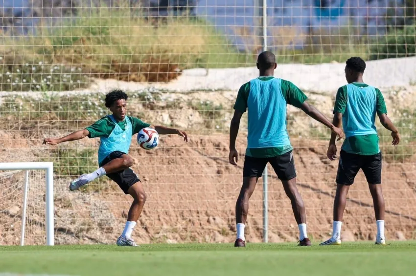 غدًا.. المنتخب السعودي تحت 19 سنة يلتقي بشيلي ودياً ضمن التح preparations لبطولة كوتيف الدولية.