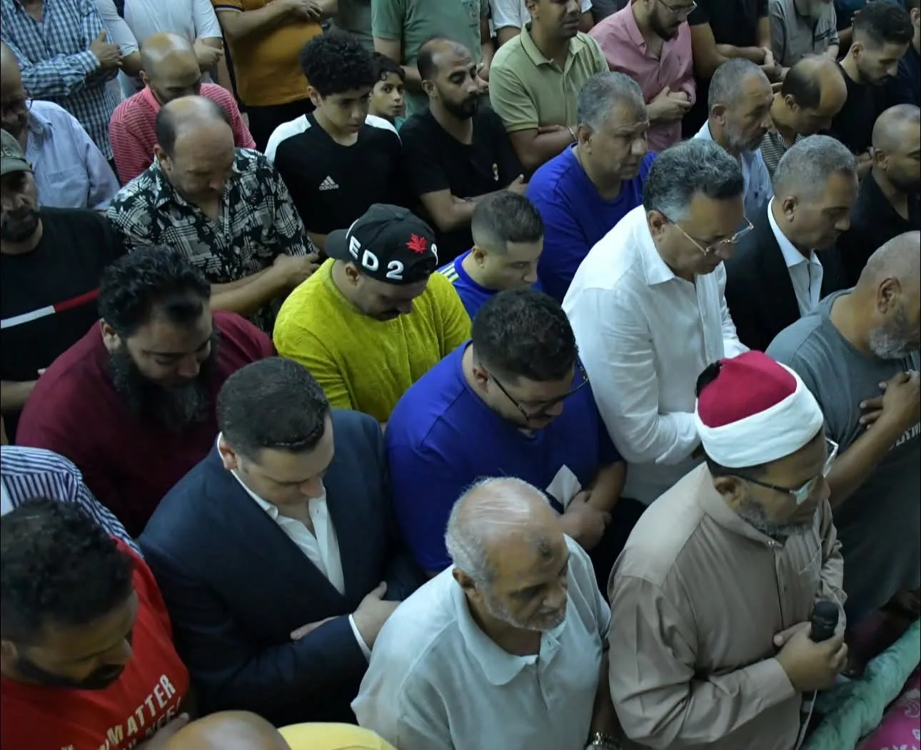 ما العلاقة بينك وبين الله: أقباط ومسلمو بورسعيد يودعون الكابتن ميمي عبد الرازق