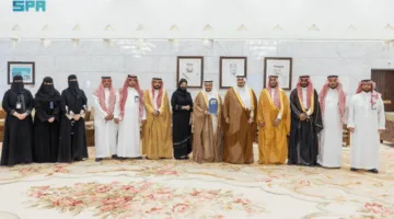نائب أمير الرياض يلتقي مدير عام فرع وزارة الموارد البشرية والتنمية الاجتماعية في المنطقة