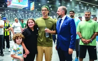 منصور بن زايد يشارك في أنشطة «الصيف الرياضي في أبوظبي»