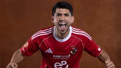 محمد شكري: علاقتي بالأهلي مستمرة وكنت أترقب العودة لتحقيق حلمي الذي لا يمكن وصفه.