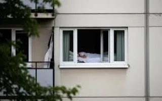 شبان هندي يفقد حياته بشكل مأساوي بعد سقوطه من نافذة الطابق الثاني خلال نومه