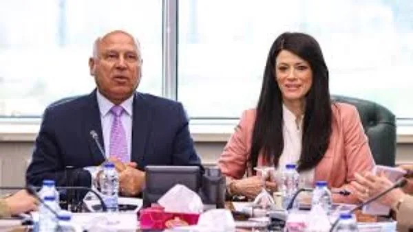 تعزيز مفهوم ‘الصناعة المستدامة’.. وزراء الصناعة والتخطيط يناقشون استراتيجيات التكيف مع ‘CBAM’ وجذب الاستثمارات الخضراء