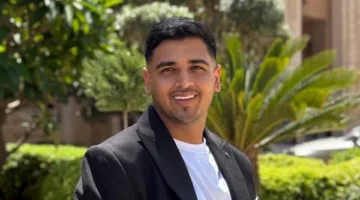 تهنئة للطالب يوسف غسان الزين من بلدة بافليه بمناسبة حصوله على شهادة إدارة الأعمال في تخصص المحاسبة.