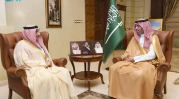 محافظ جدة يتفقد أنشطة الإعلام في المنطقة