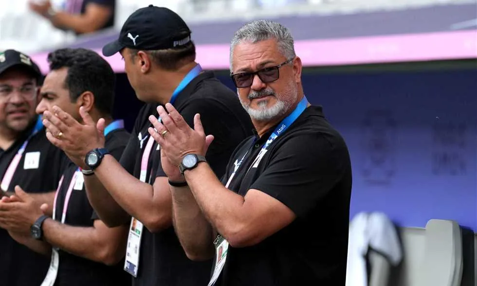 ميكالي يوضح سبب عدم قبوله تدريب الزمالك ميكالي يوضح سبب عدم قبوله تدريب الزمالك