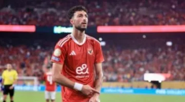 الأهلي يخصم 10% من عقد وسام أبو علي بسبب تمرده ورفضه المواصلة.