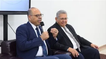 وزير العمل يوزع شهادات التخرج من دورة تدريبية في مهنة «المساح العام» على خريجي وطلاب قسم الجغرافيا