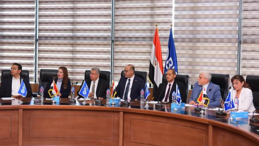وزير العمل يوزع شهادات اجتياز دورة في مهنة “المسّاح العام” على خريجي وطلاب قسم الجغرافيا بالتعاون مع جامعة بدر. وزير العمل يوزع شهادات اجتياز دورة في مهنة “المسّاح العام” على خريجي وطلاب قسم الجغرافيا بالتعاون مع جامعة بدر.