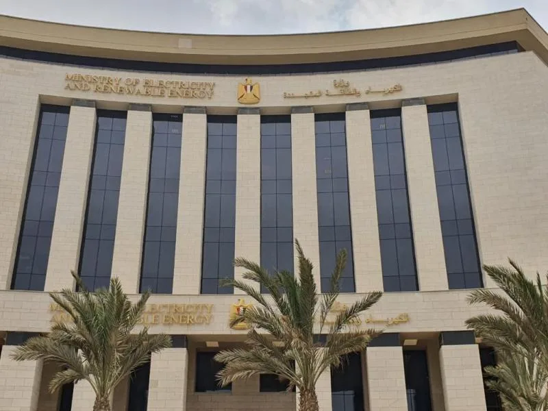 إطفاء حريق في منطقة الهيش القريبة من محطة كهرباء أسوان دون التأثير على الشبكة الكهربائية إطفاء حريق في منطقة الهيش القريبة من محطة كهرباء أسوان دون التأثير على الشبكة الكهربائية