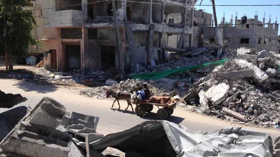 إصابة 7 فلسطينيين نتيجة قصف الاحتلال لكنيسة العائلة المقدسة في غزة.. وإيطاليا تعبر عن استنكارها