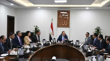 الحكومة تعرض العناصر الرئيسية للنسخة النهائية من مشروع قانون المناطق المالية والتجارية المركزية.