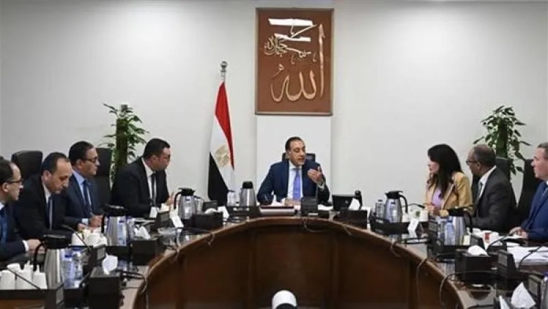 رئيس الوزراء يراقب تنفيذ خطة محطات تحلية مياه الساحل الشمالي الغربي