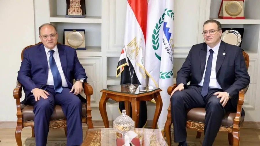 رئيس التنظيم والإدارة ورئيس هيئة الدواء المصرية يناقشان سبل تعزيز التعاون