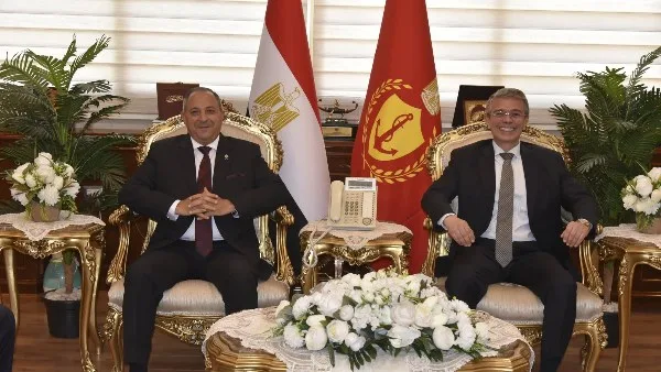 محافظ بورسعيد يلتقي برئيس مصلحة الجمارك لمناقشة سُبل تحسين إدارة المنافذ الجمركية محافظ بورسعيد يلتقي برئيس مصلحة الجمارك لمناقشة سُبل تحسين إدارة المنافذ الجمركية