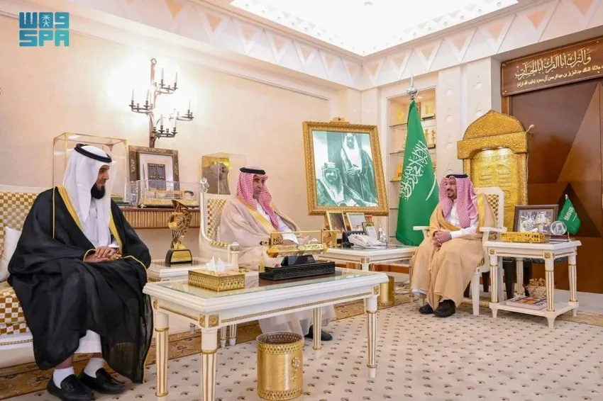 أمير القصيم يُطلق مبادرة “أيسره” للتوعية بتسهيل الزواج وتقليل التكاليف. أمير القصيم يُطلق مبادرة “أيسره” للتوعية بتسهيل الزواج وتقليل التكاليف.