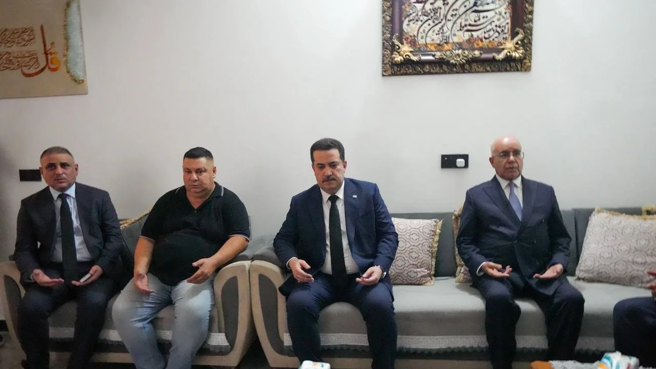 السوداني يلتقي بأسرة أحد ضحايا حريق الكوت السوداني يلتقي بأسرة أحد ضحايا حريق الكوت
